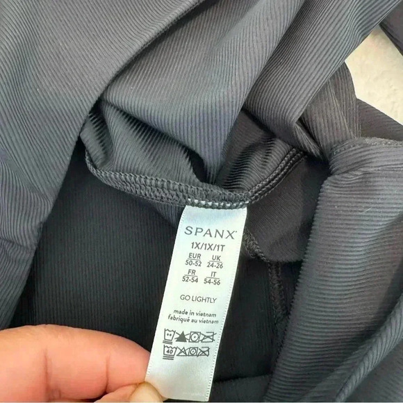 SPANX Very Black Go Lightly Ribbed Tie Back Tank Top size 1X - Picture 5 of 9